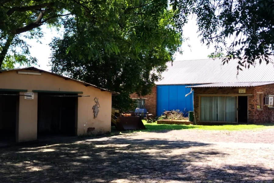 Commercial Property for Sale in Krokodildrift A H North West